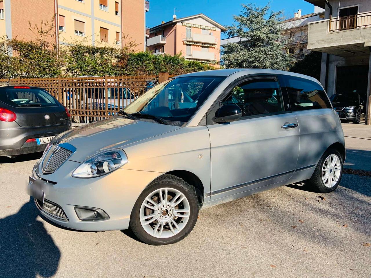 Lancia Ypsilon 1.2 69 CV 5 porte S&S Silver