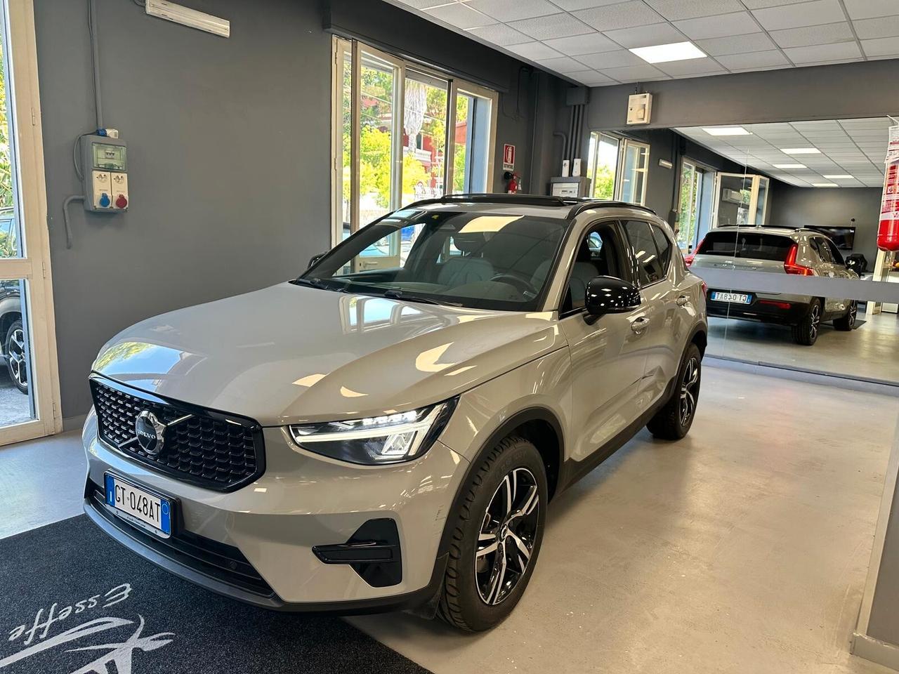 Volvo XC40 B3 automatico Plus Dark