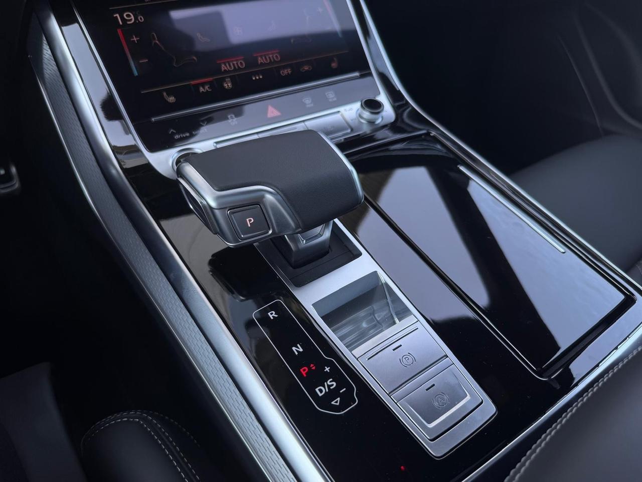 AUDI Q8 50 TDI MHEV QUATTRO S-TRONIC S-LINE