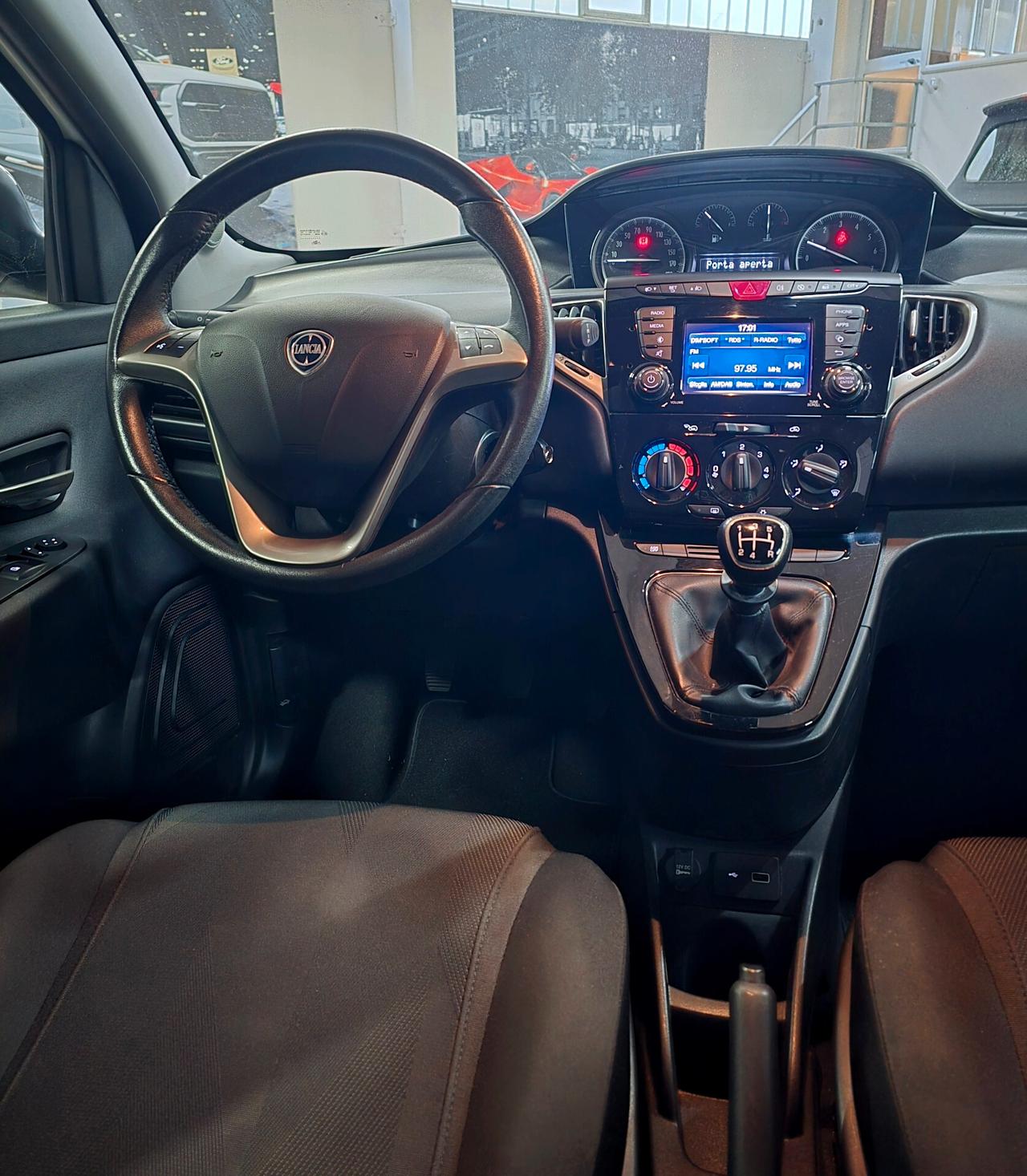 Lancia Ypsilon 1.2 69 CV 5 porte S&S Platinum