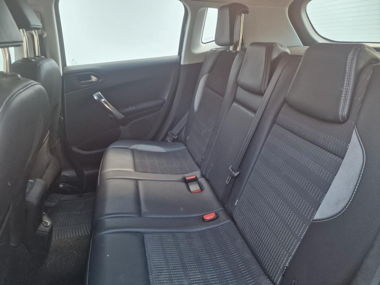 Peugeot 2008 1.6 e-HDi 115 CV Stop&Start Allure