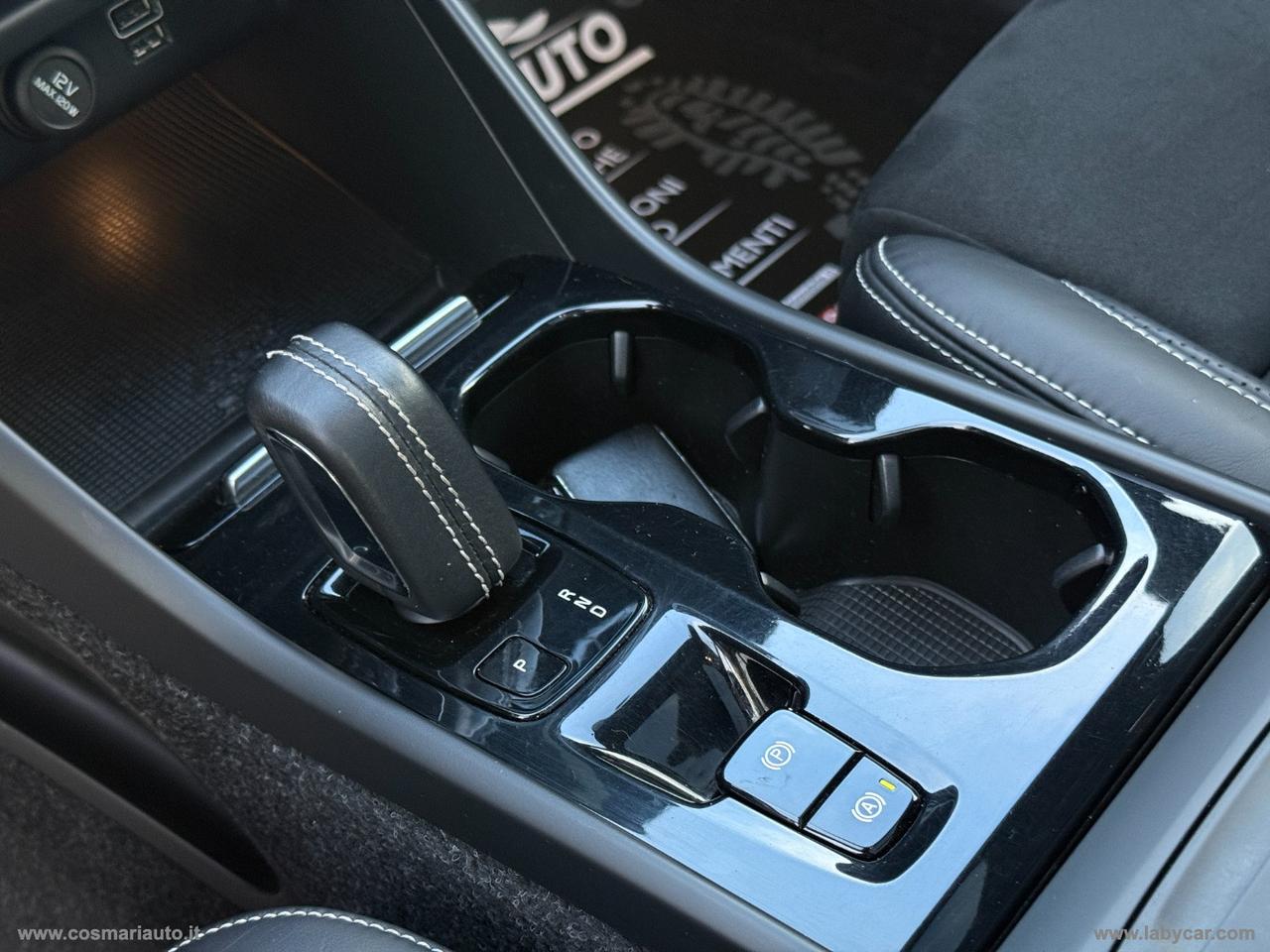 VOLVO XC40 D3 AWD Geartronic R-design N1 TETTO/GANCIO