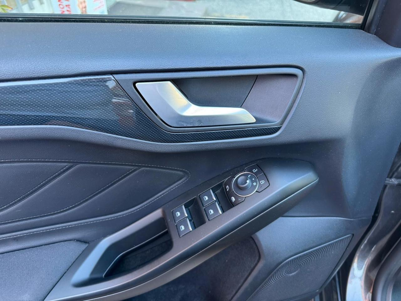 Ford Focus 1.0 EcoBoost Hybrid 125 CV Powershift 5p. ST-Line