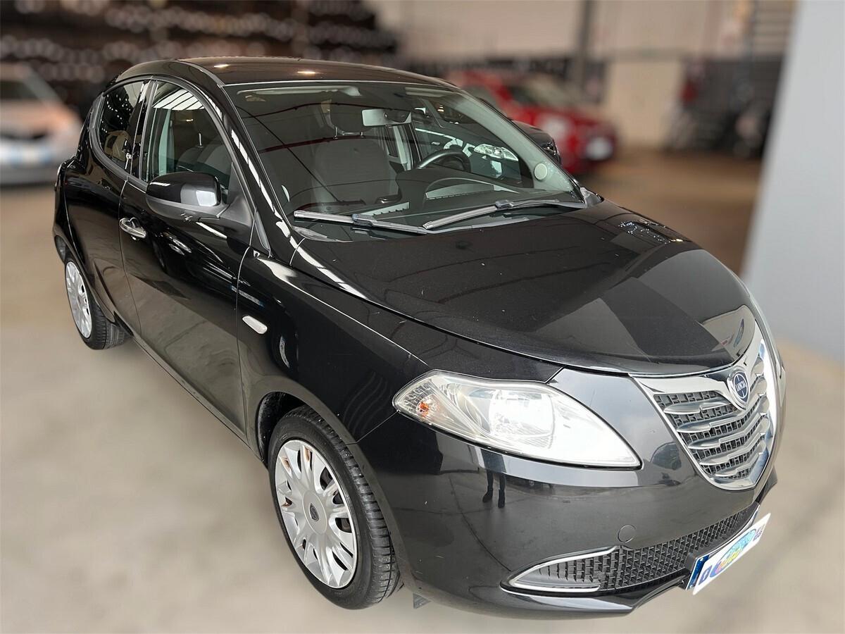 Lancia Ypsilon 1.2 69 CV 5 porte S&S Gold ok neopatentati