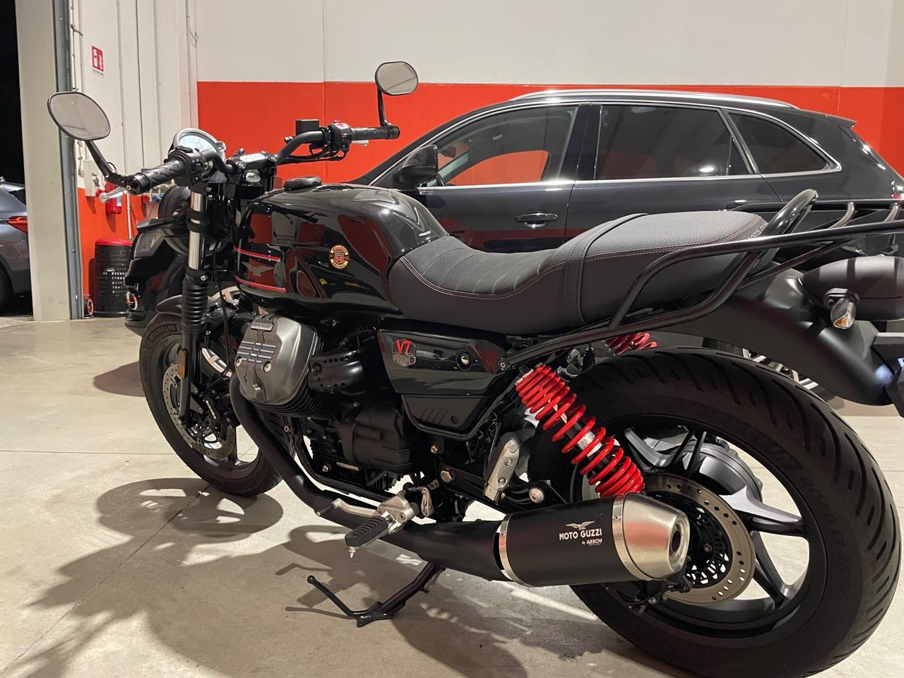 Moto Guzzi V7 Stone special