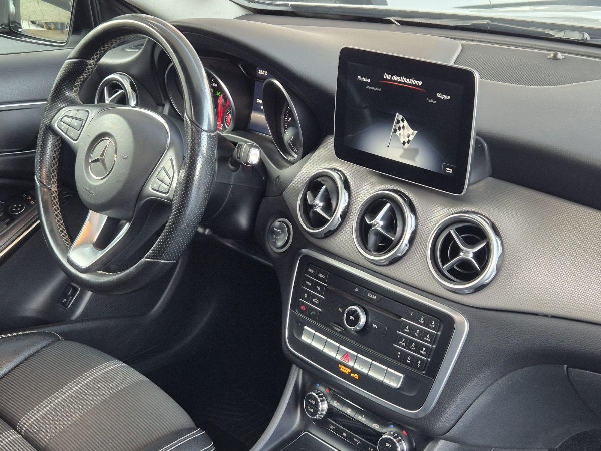MERCEDES - Classe GLA - GLA 200 d Automatic 4Matic Sport-Tetto Apribile