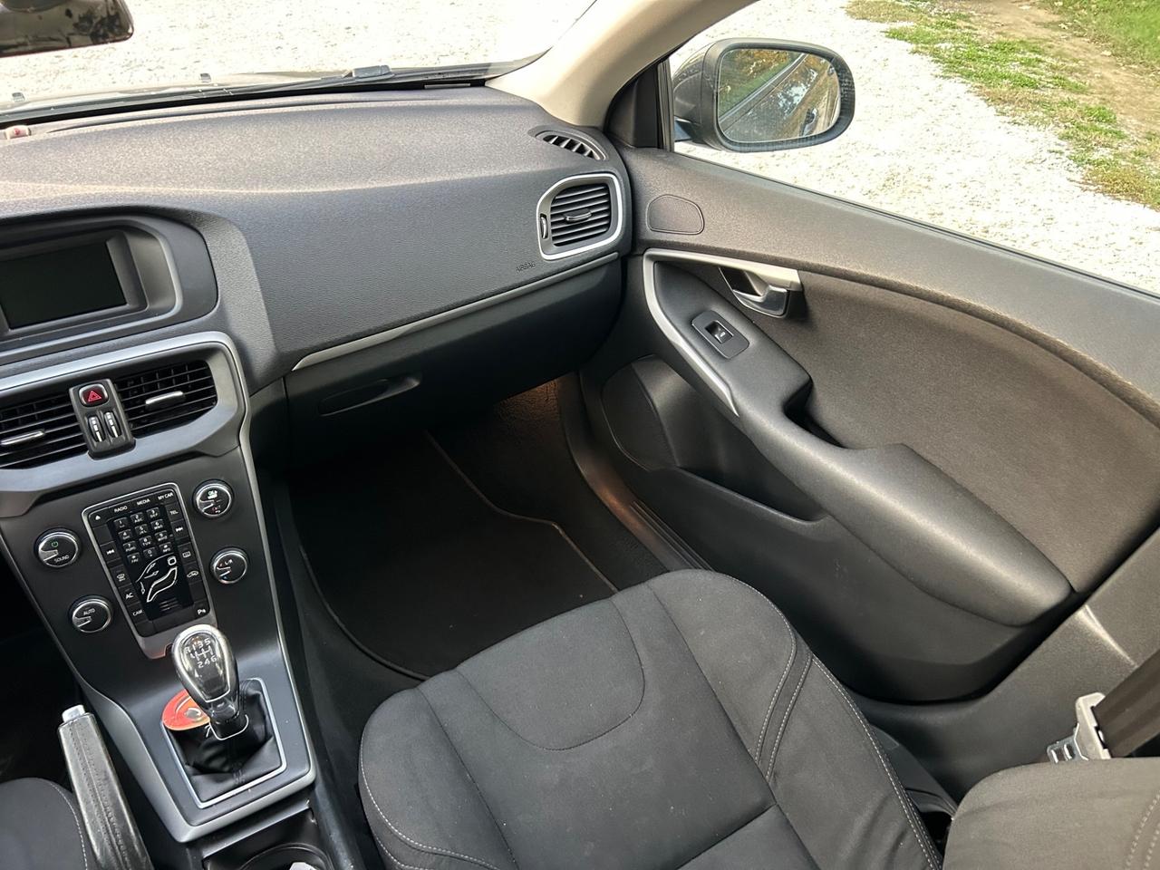 Volvo V40 D2 1.6 Summum