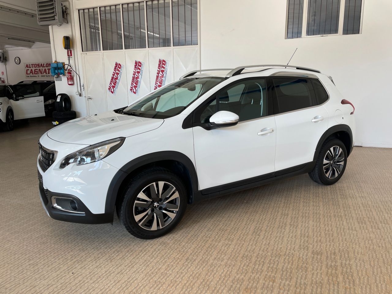 Peugeot 2008 PureTech Turbo 110cv Km18000