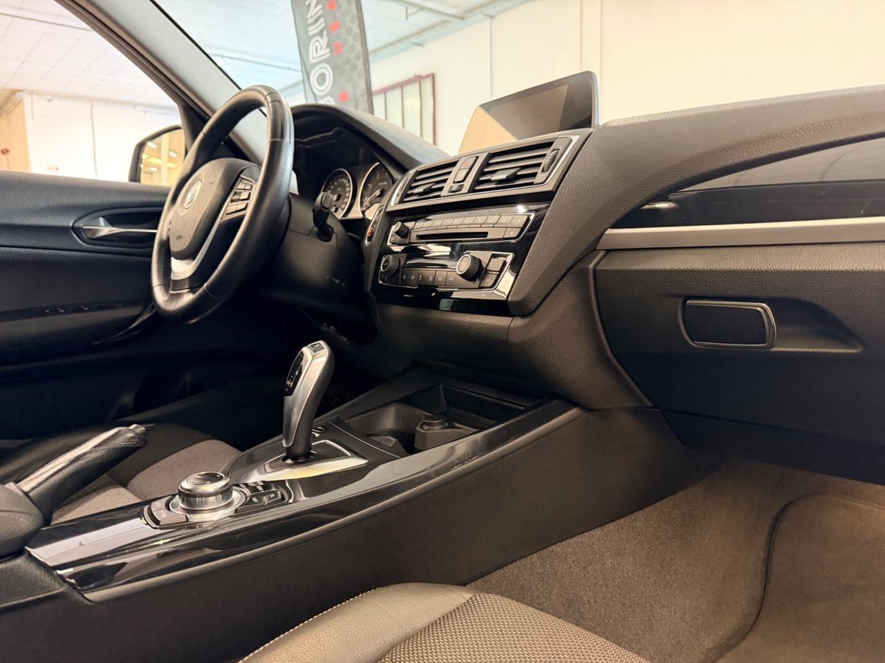 Bmw 116 116d 5p. Urban