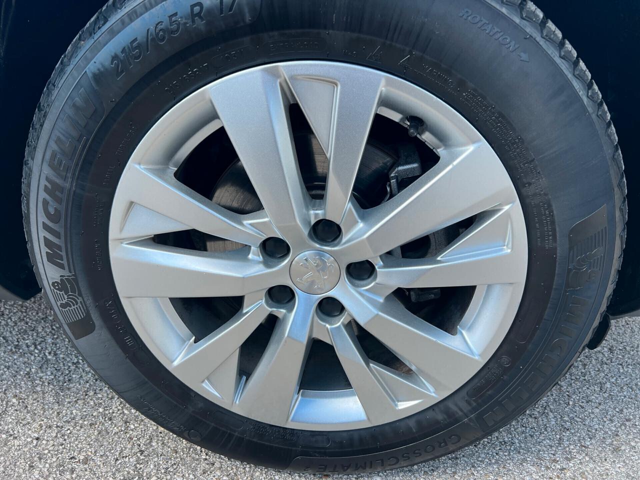 Peugeot 3008 BlueHDi 130 S&S Business