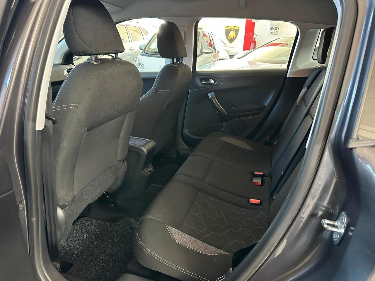 Peugeot 2008 1.2 Pure Tech 82 S&S Style