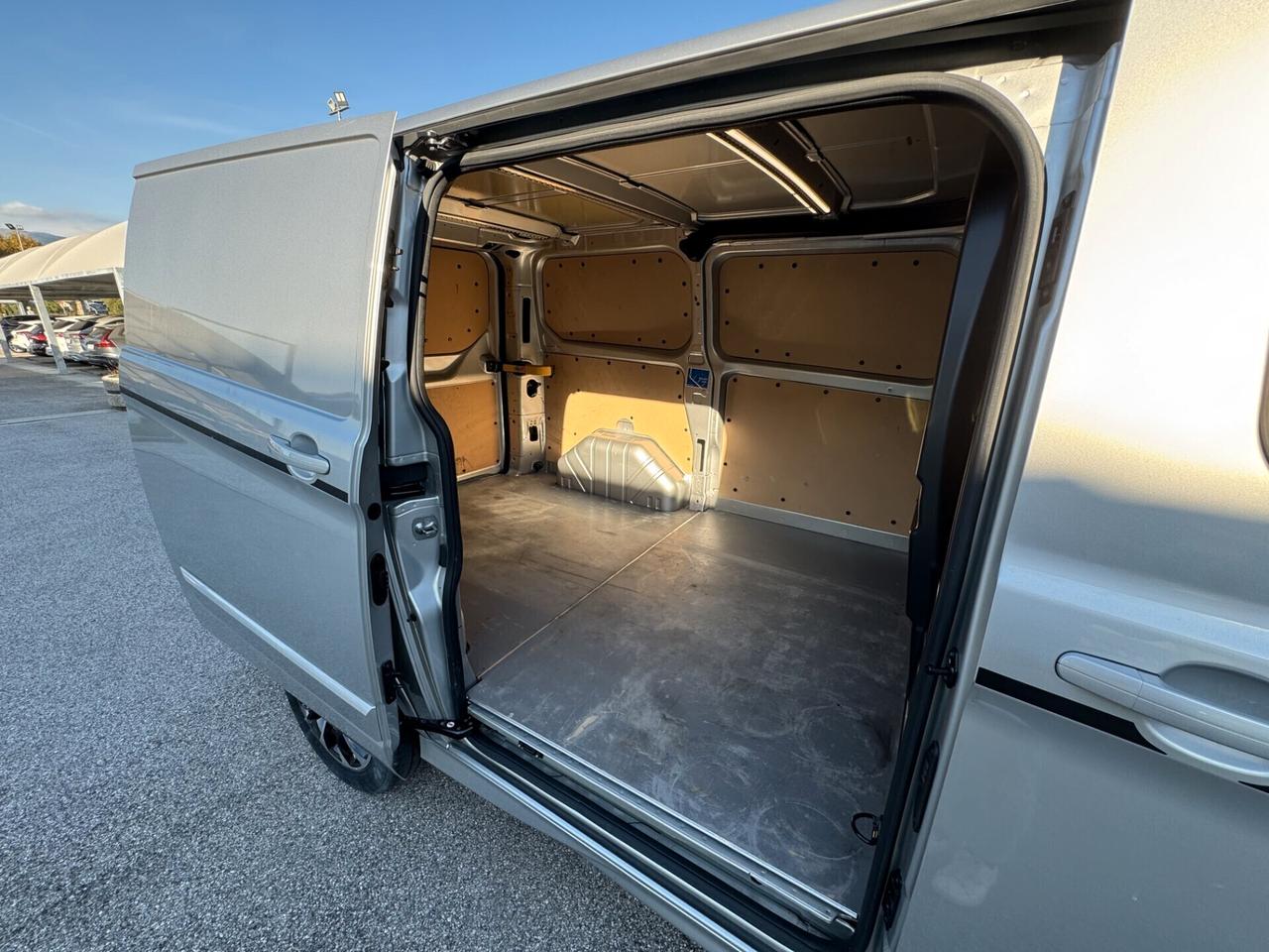 Ford Transit Custom Van Sport 2.0TDCi 185CV Autom. L1H1