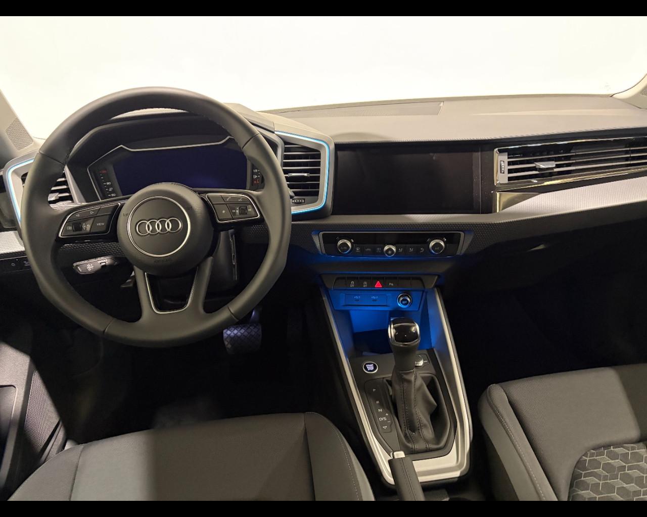 AUDI A1 SPORTBACK 30 TFSI S-TRONIC IDENTITY BLACK