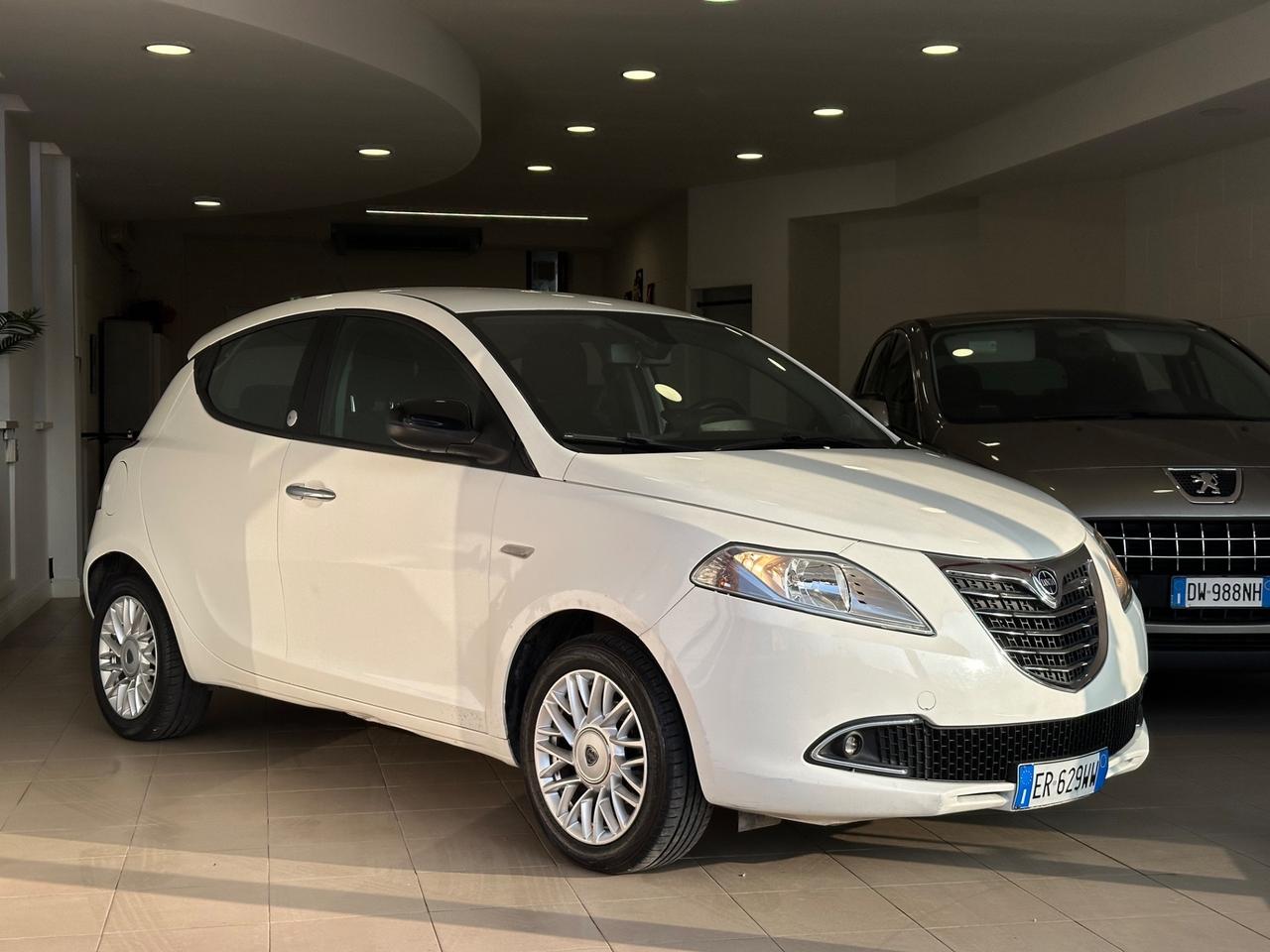 Lancia Ypsilon 1.2 69 CV 5 porte GPL Ecochic Platinum