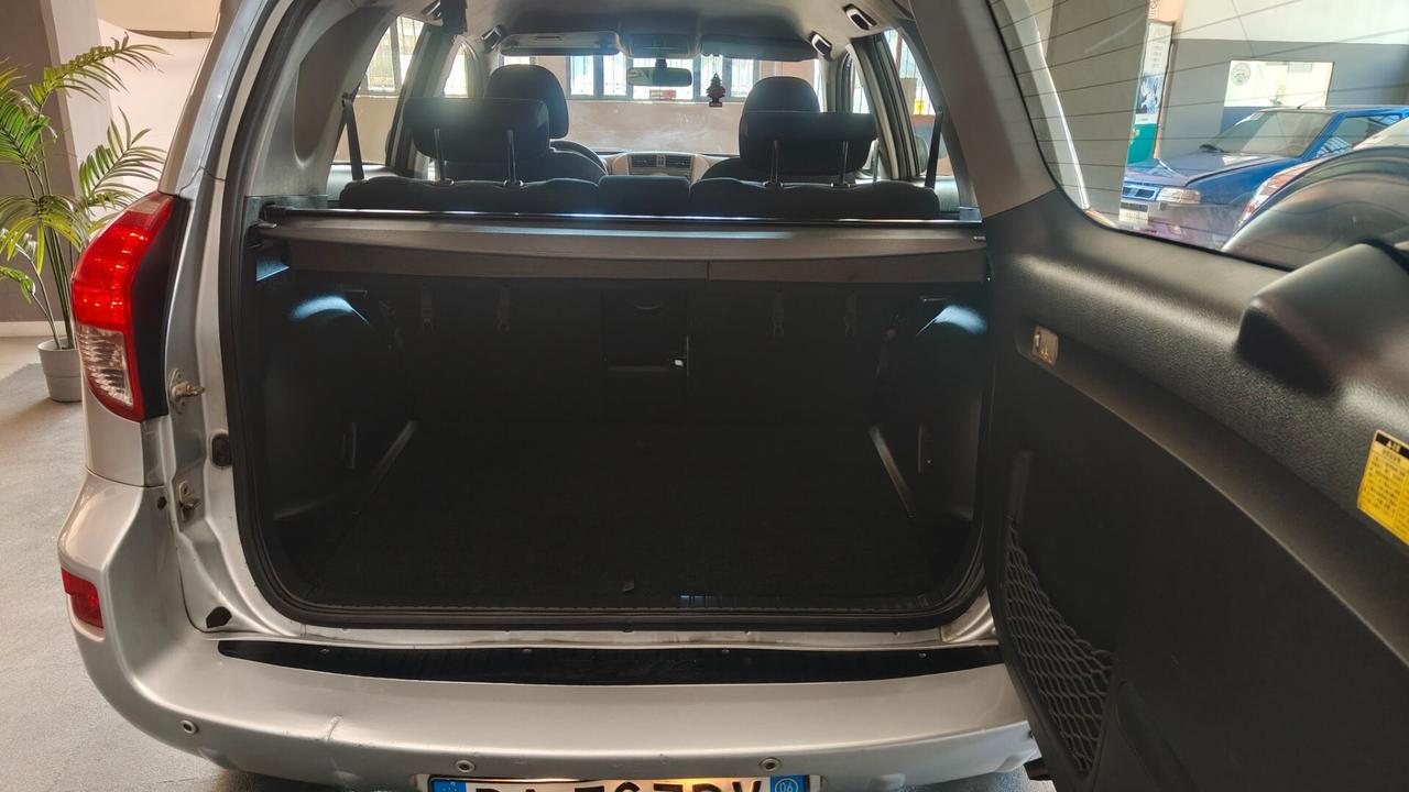 Toyota RAV 4 RAV4 2.2 D-4D 136 CV Luxury