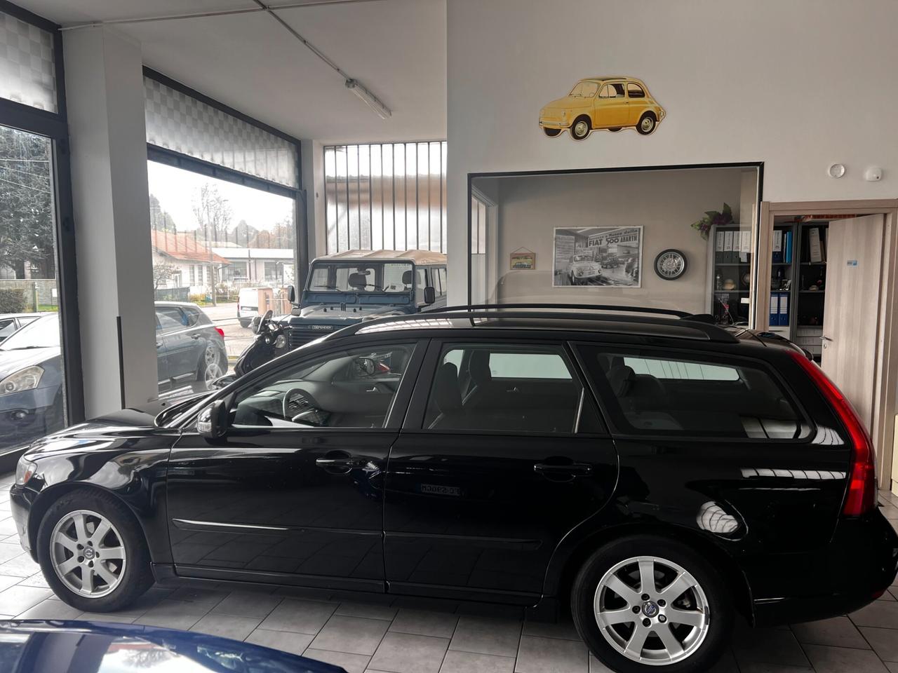 Volvo V50 D2 R-design