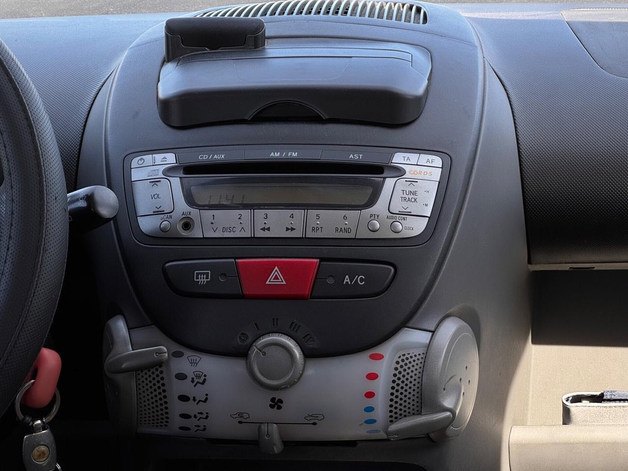 Peugeot 107 5p. Sweet Years FRIZIONE NUOVA