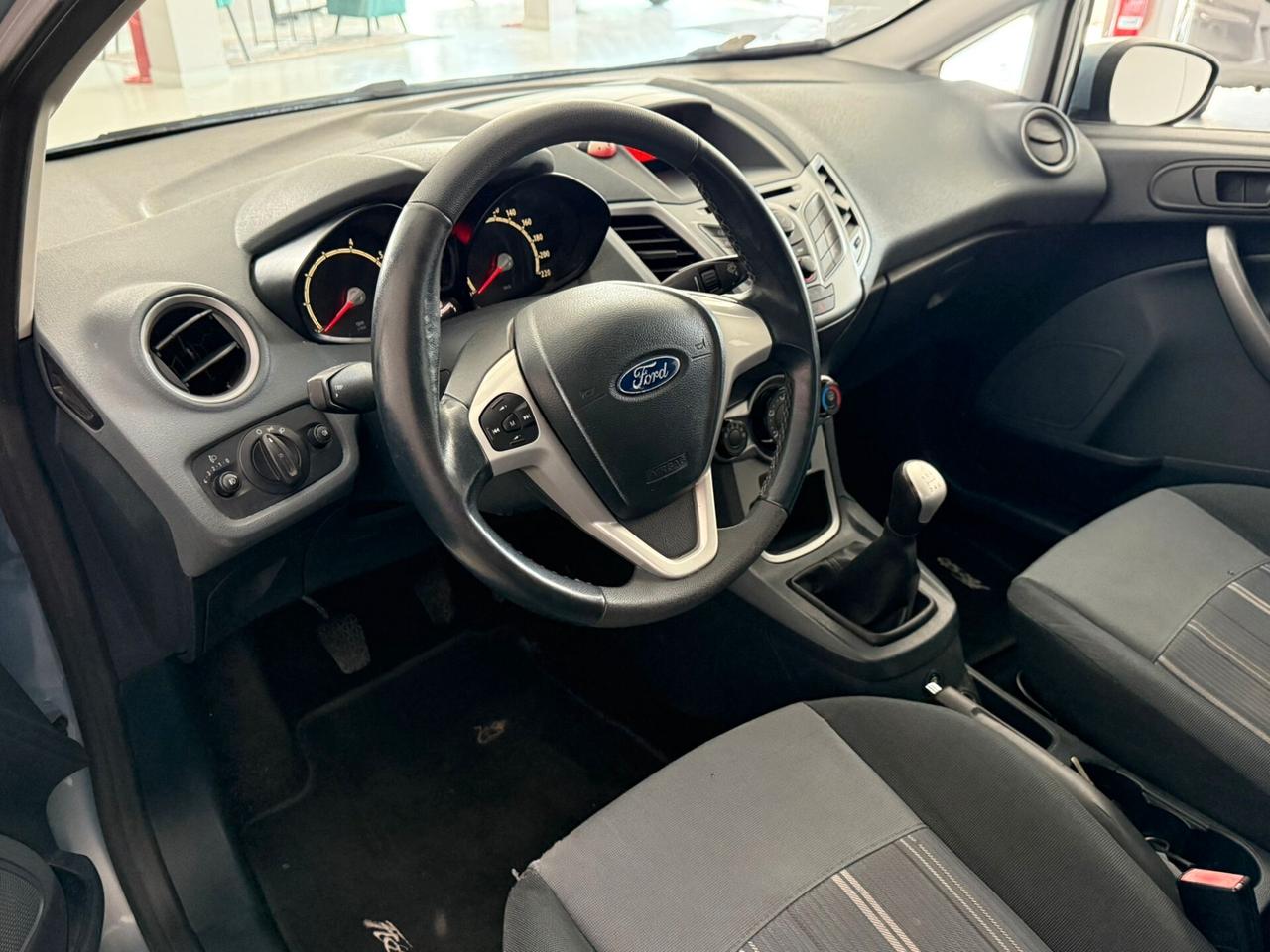 Ford Fiesta 1.4 5 porte Bz.- GPL Titanium NEOPATENTATI