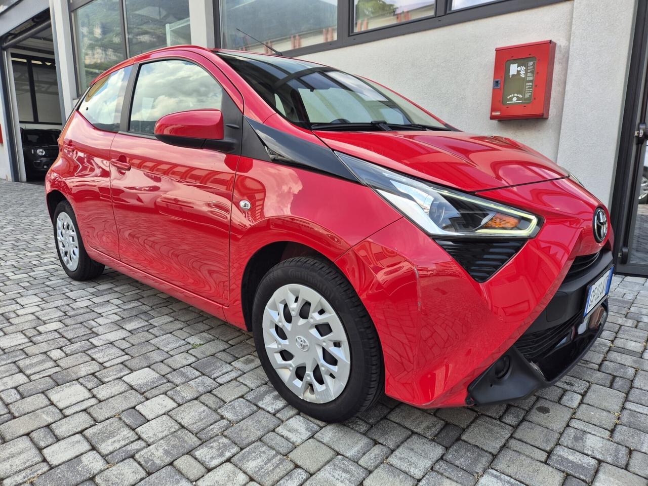 Toyota Aygo 1.0 Connect 5 porte SOLO 3000KM OK NEO
