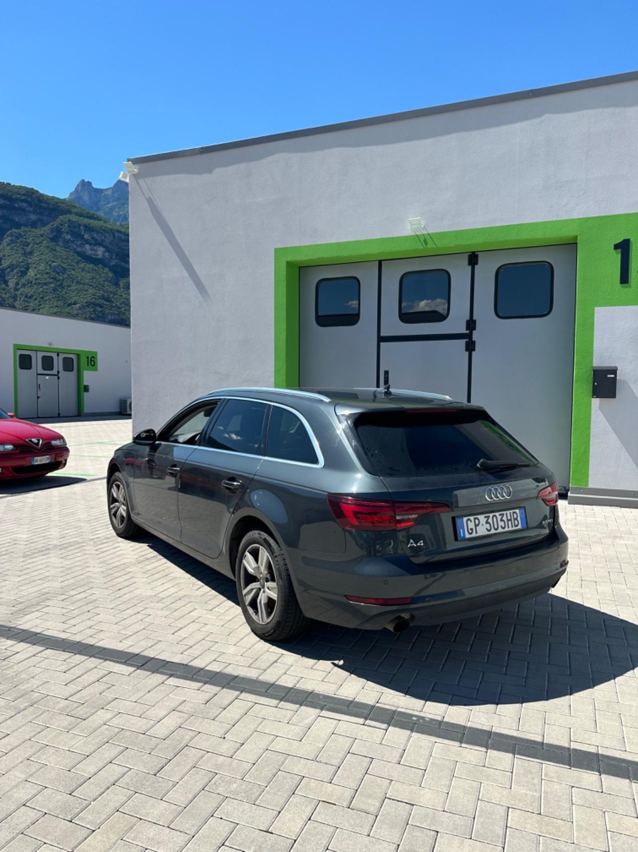 Audi A4 2.0 TFSI ultra S tronic Business