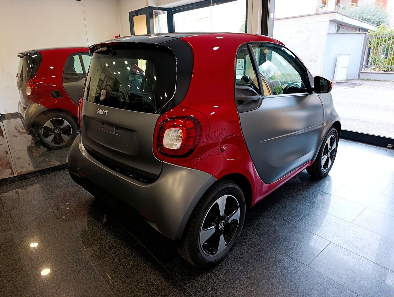 Smart ForTwo 90 0.9 Turbo twinamic Passion Grey Opaco e Rossa