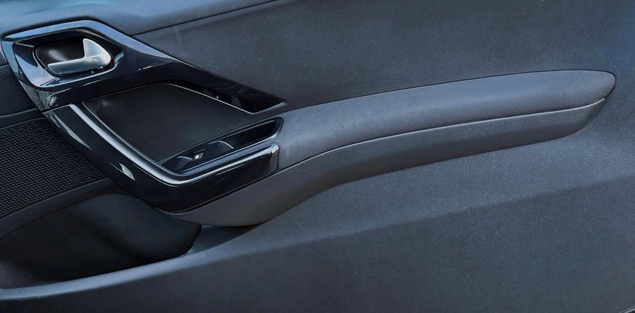 Peugeot 208 1.4 HDi 68 CV 3 porte Allure