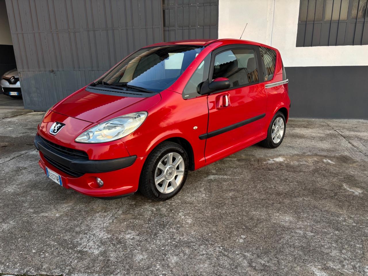 Peugeot 1007 1.4 benzina. Garanzia 12 mesi. Neop..