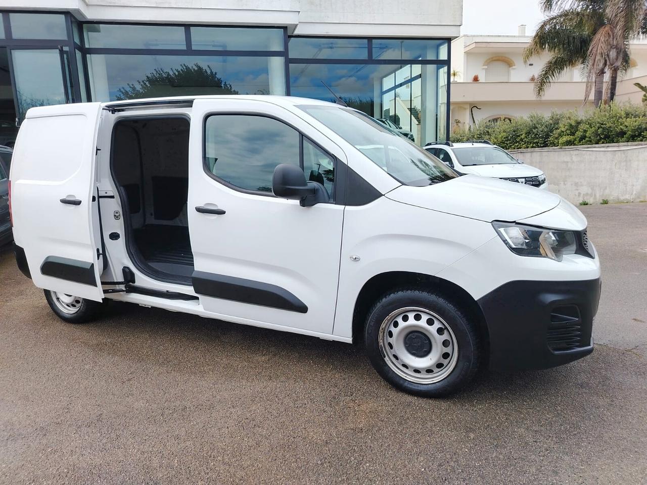 Peugeot Partner BlueHDi 100 Passo Lungo Asphalt