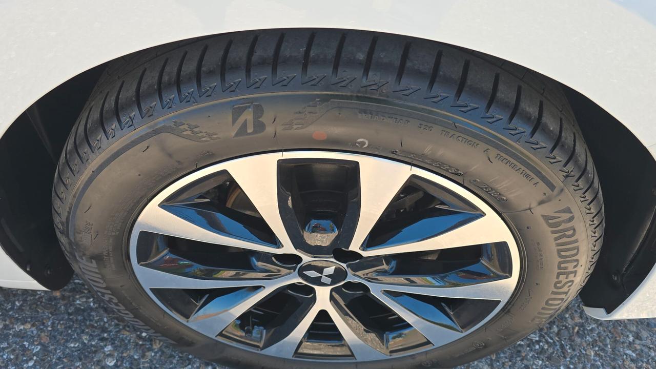 Mitsubishi Colt 1.0L turbo 90 CV Invite