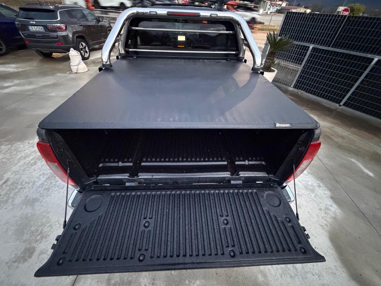 Nissan Navara 2.5 dCi 4 porte Double Cab LE