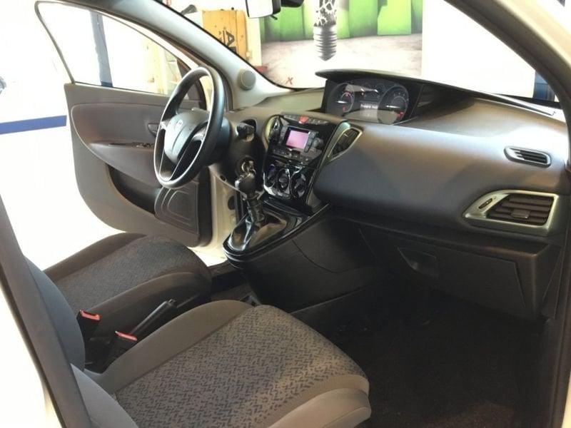 Lancia Ypsilon 1.0 FireFly 5 porte S&S Hybrid Oro MY24
