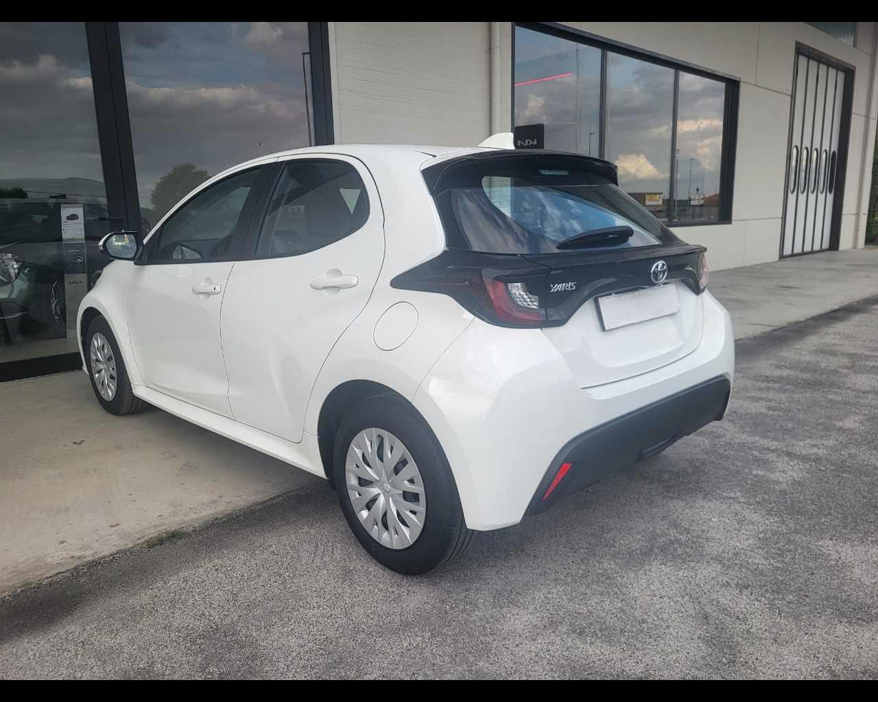 TOYOTA Yaris 1.0 Active