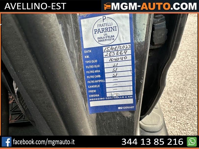 Nissan Navara 2.5 dCi 4 porte Double Cab XE pick-up