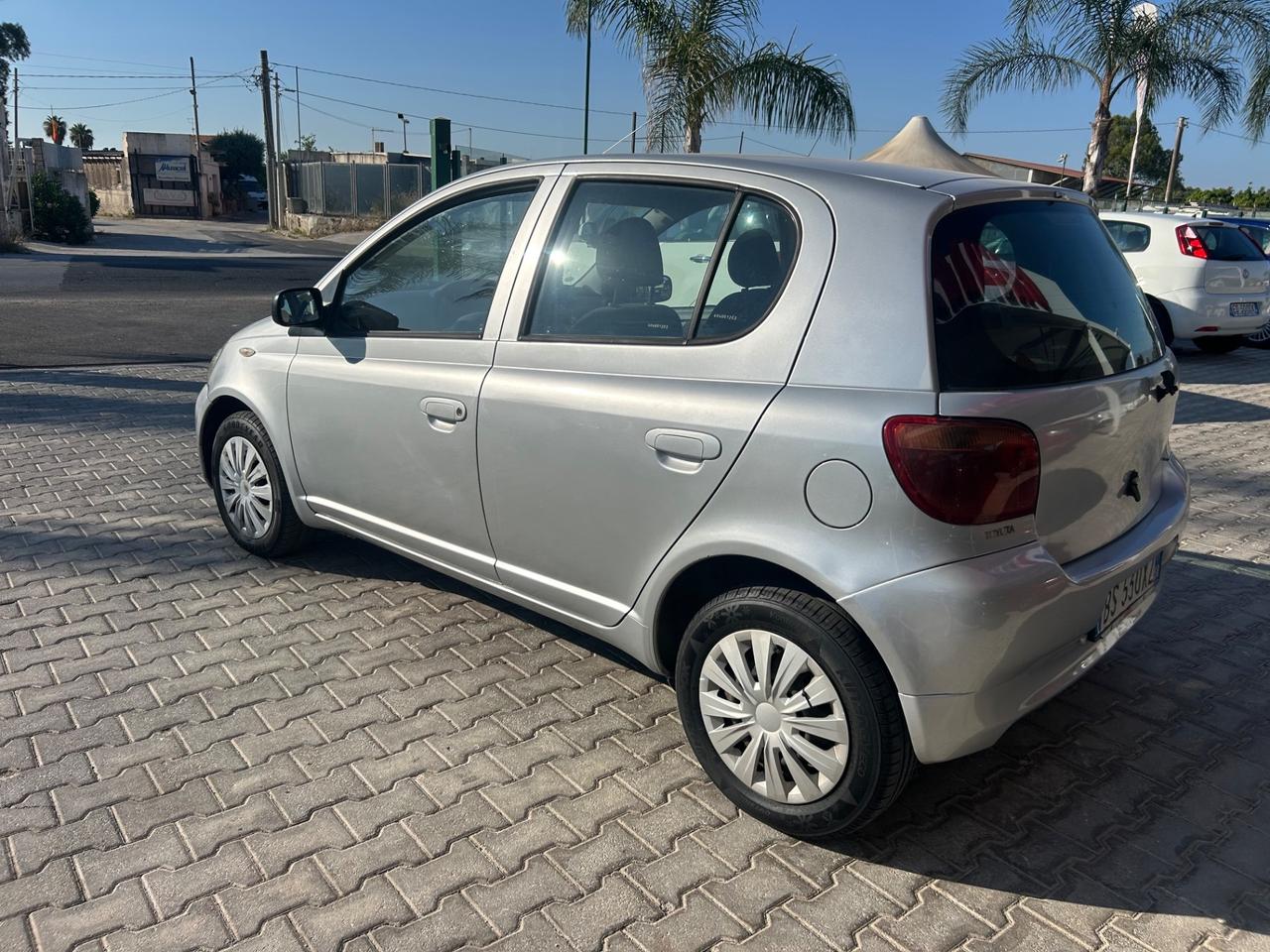Toyota Yaris 1.0i 16V cat 5 porte