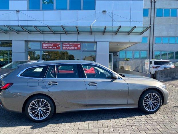 BMW 320 d xDrive Touring Luxury