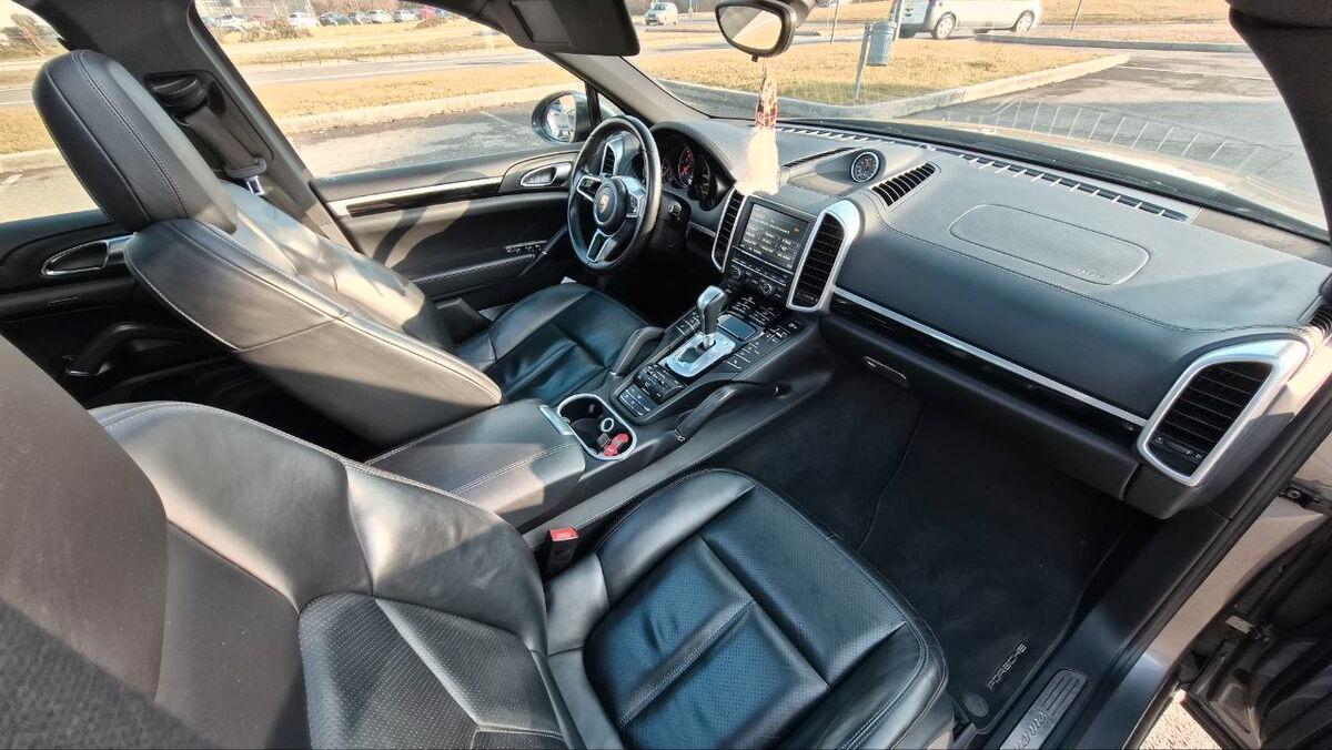 Porsche Cayenne 3.0 Platinum Edition tiptronic