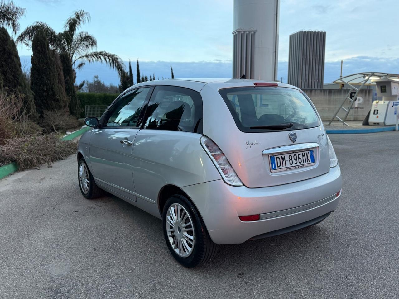 Lancia Ypsilon 1.3 MJT 75 CV (55kw)