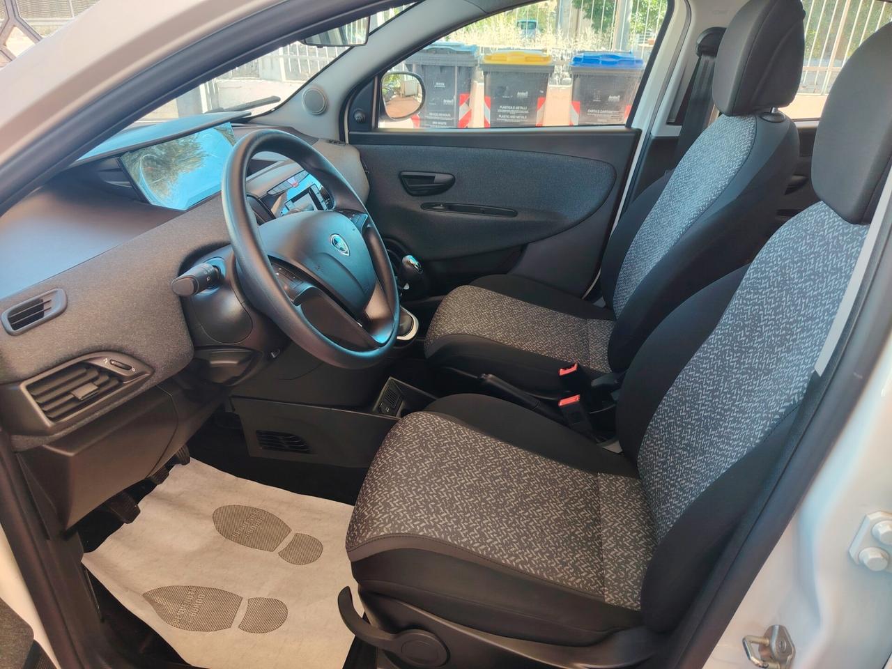 Lancia Ypsilon 1.0 FireFly Hybrid 2023 19.000km