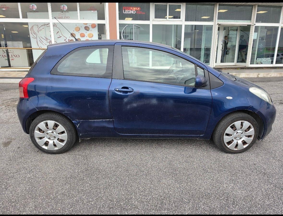 Toyota Yaris 1.0 3 porte Sol
