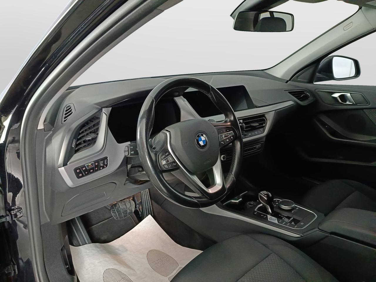 BMW Serie 1 F40 - 118d Advantage auto