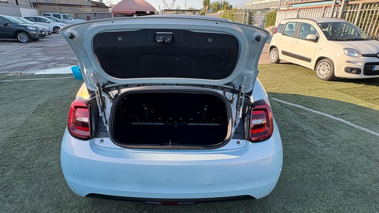 Fiat 500 E.V. (87 KWP - 37 KWH) FA1 | ELETTRICA 46348460 CC 0 CV 59 KW 43 BERLINA, 3 P.