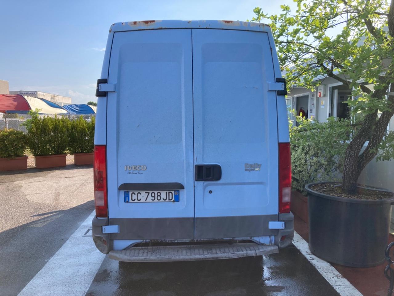 IVECO DAILY 2.3 UNIJET (TETTO ALTO) 3 POSTI