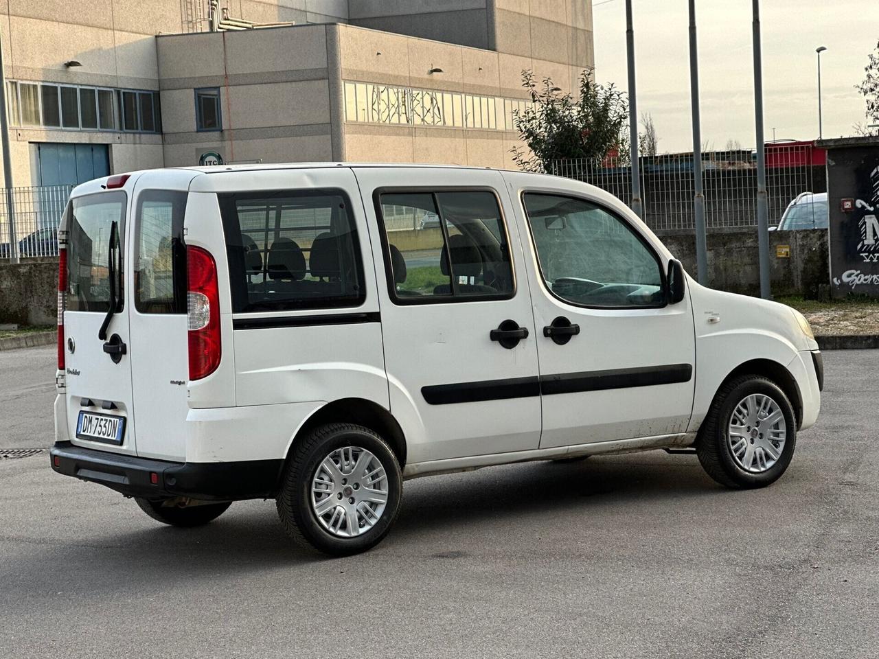 Fiat doblo 5 posti anno 2008 autocarro