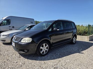 VW TOURAN 1.9TDI 140CV AUTOMATICO