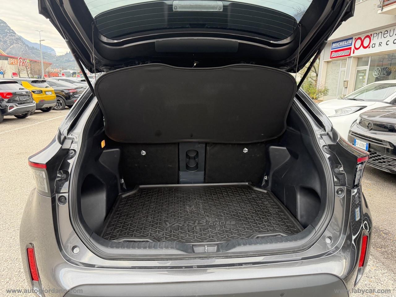 TOYOTA Yaris Cross 1.5 Hyb. 5p. E-CVT AWD Trend Business Plus Pack