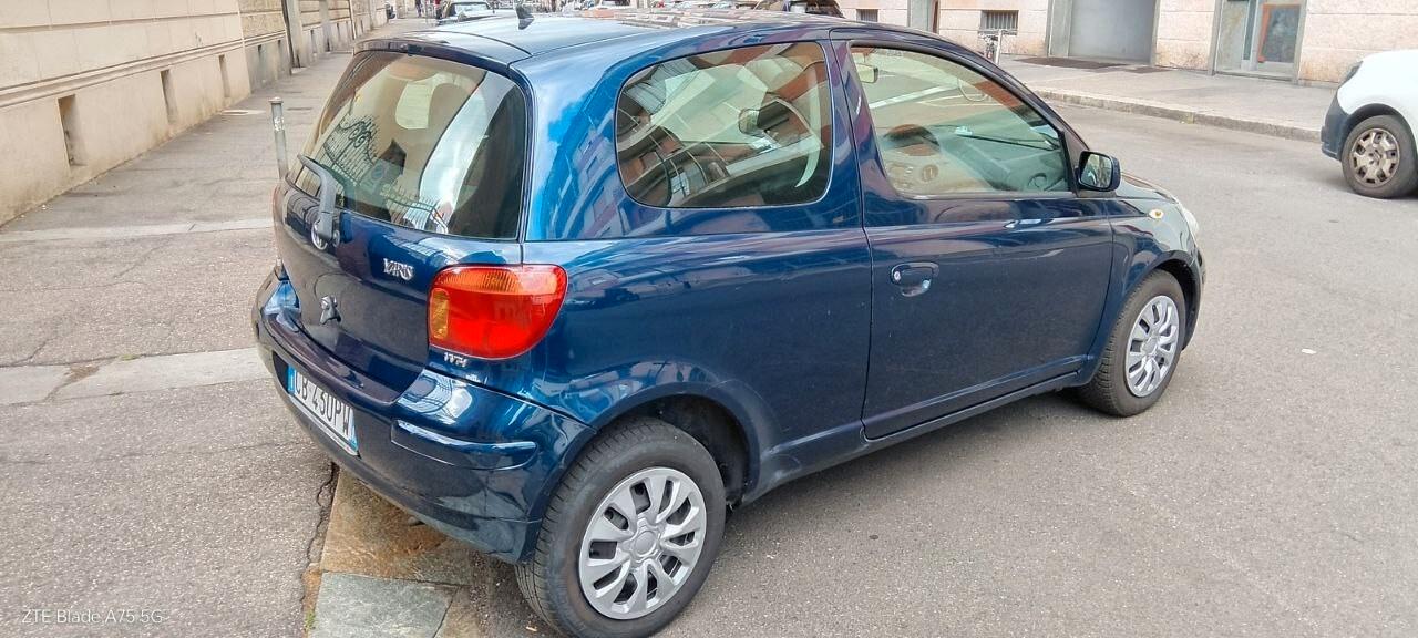 Toyota Yaris 1.0i 16V 3 porte