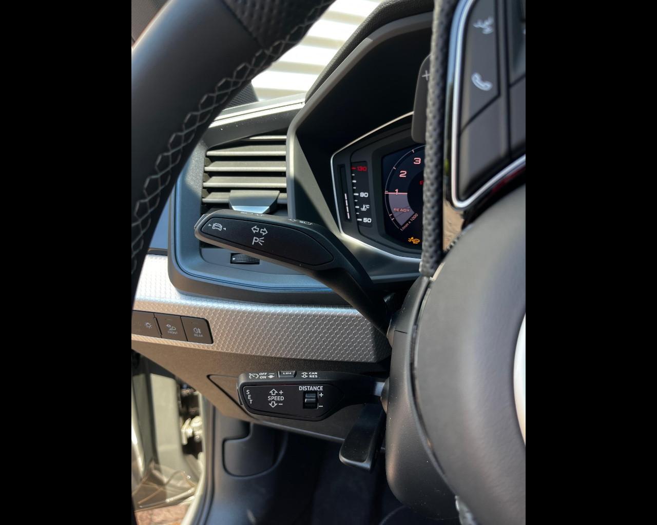 AUDI A1 SPORTBACK 35 TFSI S-TRONIC IDENTITY BLACK