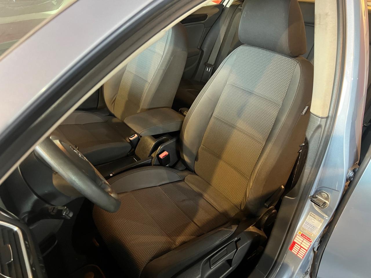 Volkswagen Golf 1.6 5p. Comfortline