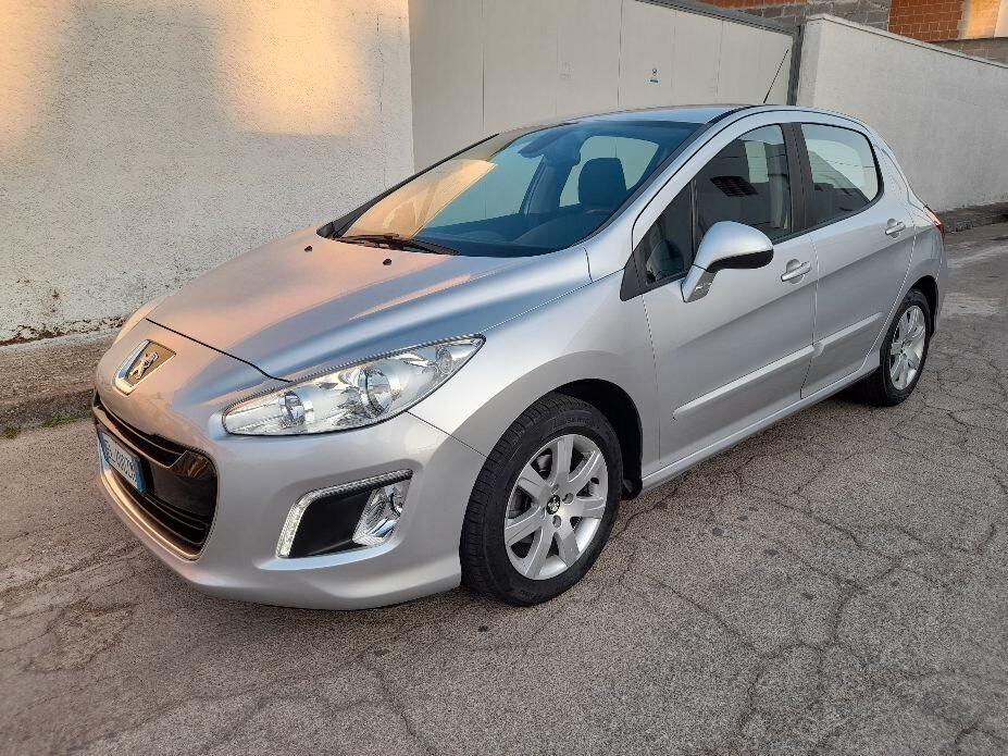 PEUGEOT 308 1.6 e-HDi 112CV 5P