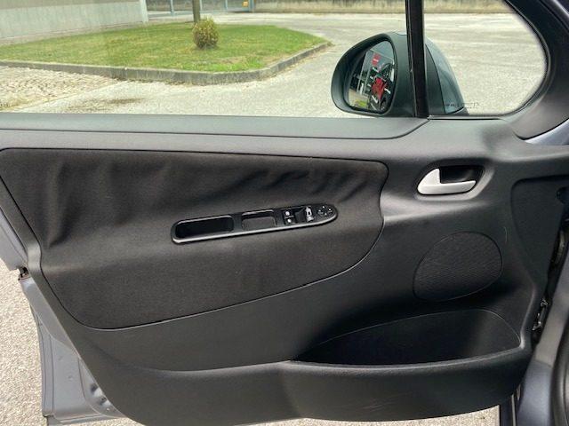 PEUGEOT 207 1.4 75CV 5p. "NEOPATENTATI"
